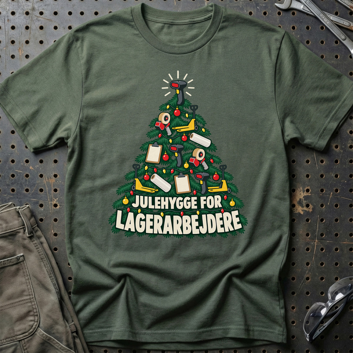
Lagerarbejder – Julehygge – Unisex T-Shirt – Grøn Militær