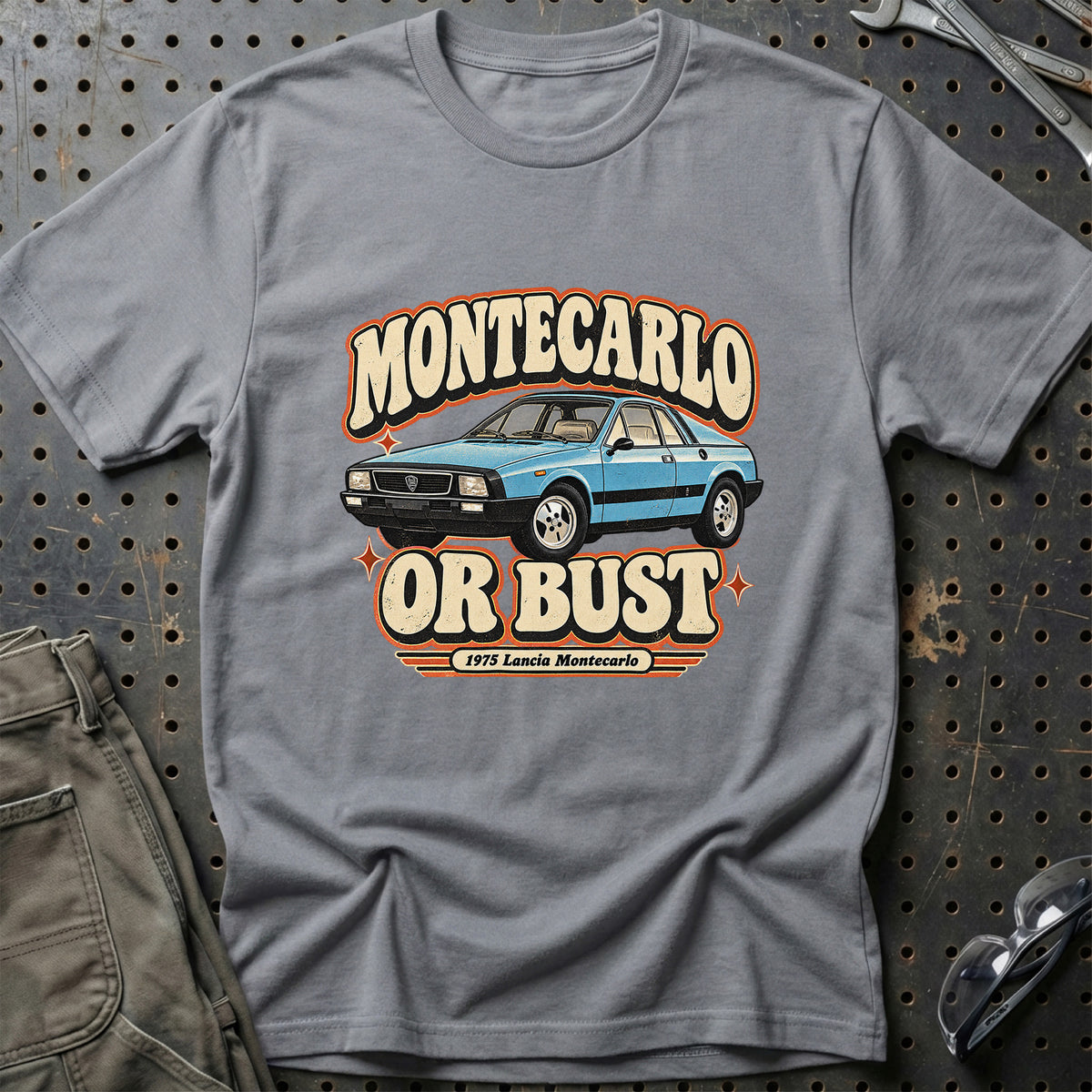 
Lancia Montecarlo 1975 – Montecarlo or Bust T-Shirt – Grå Sport