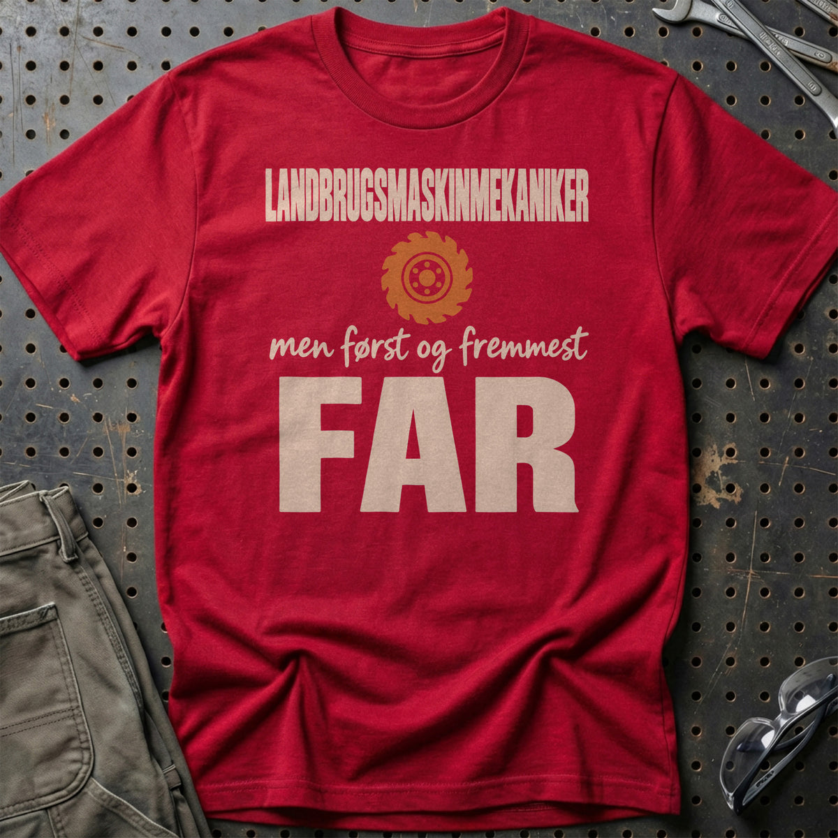 
Produktbillede af Landbrugsmaskinmekaniker – Men Først Og Fremmest Far T-Shirt