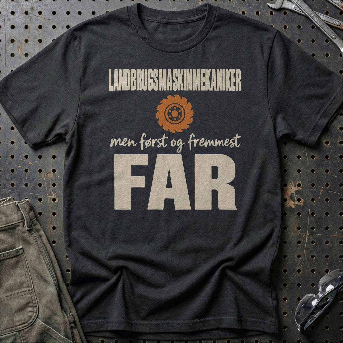 
Produktbillede af Landbrugsmaskinmekaniker – Men Først Og Fremmest Far T-Shirt