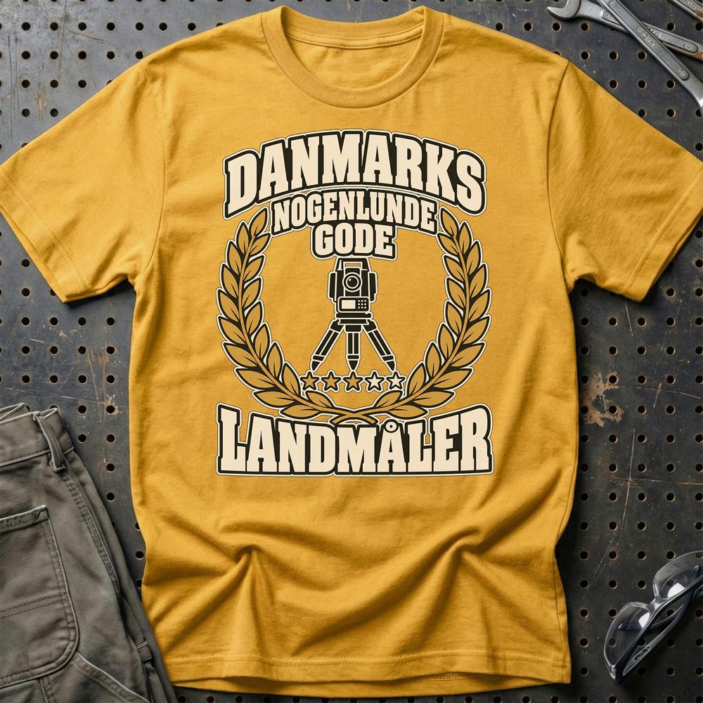 
Produktbillede af Landmåler – Danmarks Nogenlunde Gode T-Shirt