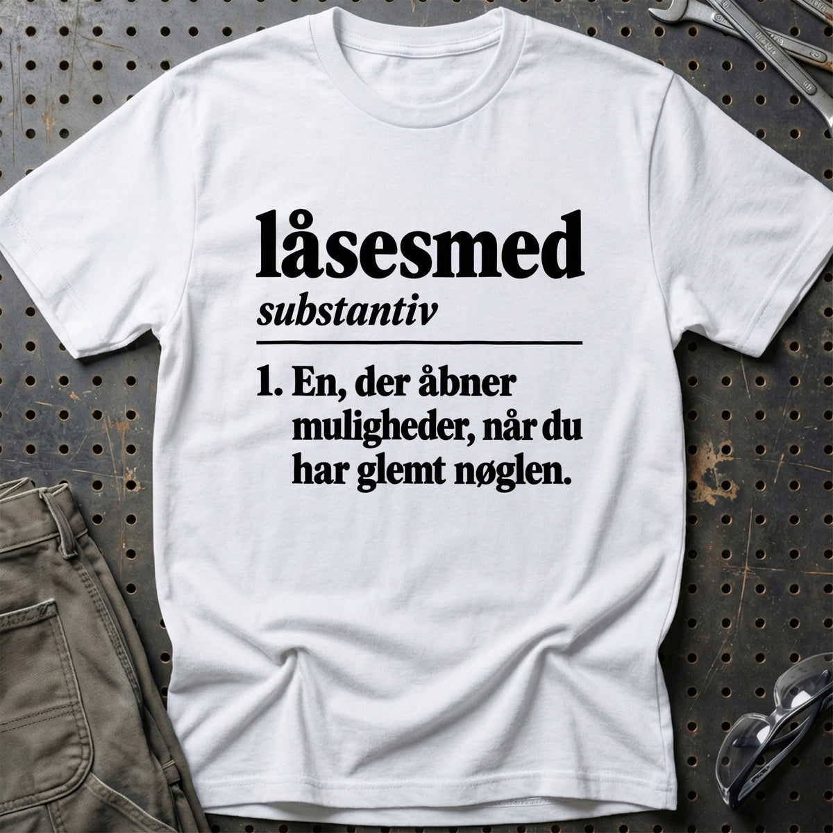 
Låsesmed – Definition T-Shirt – Hvid