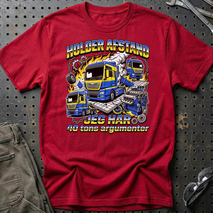 Lastbilchauffør Holder Afstand, Jeg Har 40 Tons Argumenter - Unisex T-Shirt , Bomuld-Beklædning-Garage Culture-Rød-S-Garage Culture Shop- garage - man cave - merchandise