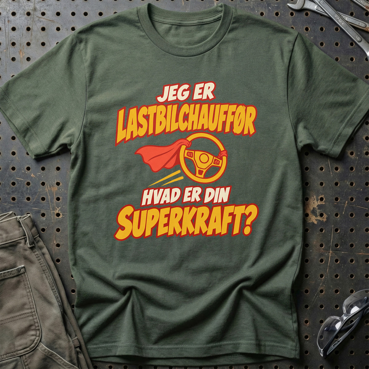 
Lastbilchauffør – Hvad er din superkraft? – Unisex T-Shirt – Grøn Militær