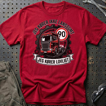 Lastbilchauffør Jeg Kører Ikke Langsomt, Jeg Kører Lovligt - Unisex T-Shirt , Bomuld-Beklædning-Garage Culture-Rød-S-Garage Culture Shop- garage - man cave - merchandise