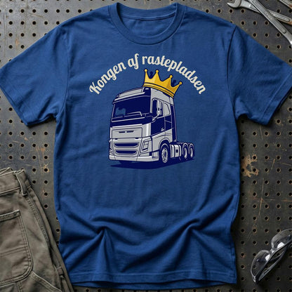 Lastbilchauffør Kongen af Rastepladsen - Unisex T-Shirt , Bomuld-Beklædning-Garage Culture-Blå Royal-S-Garage Culture Shop- garage - man cave - merchandise