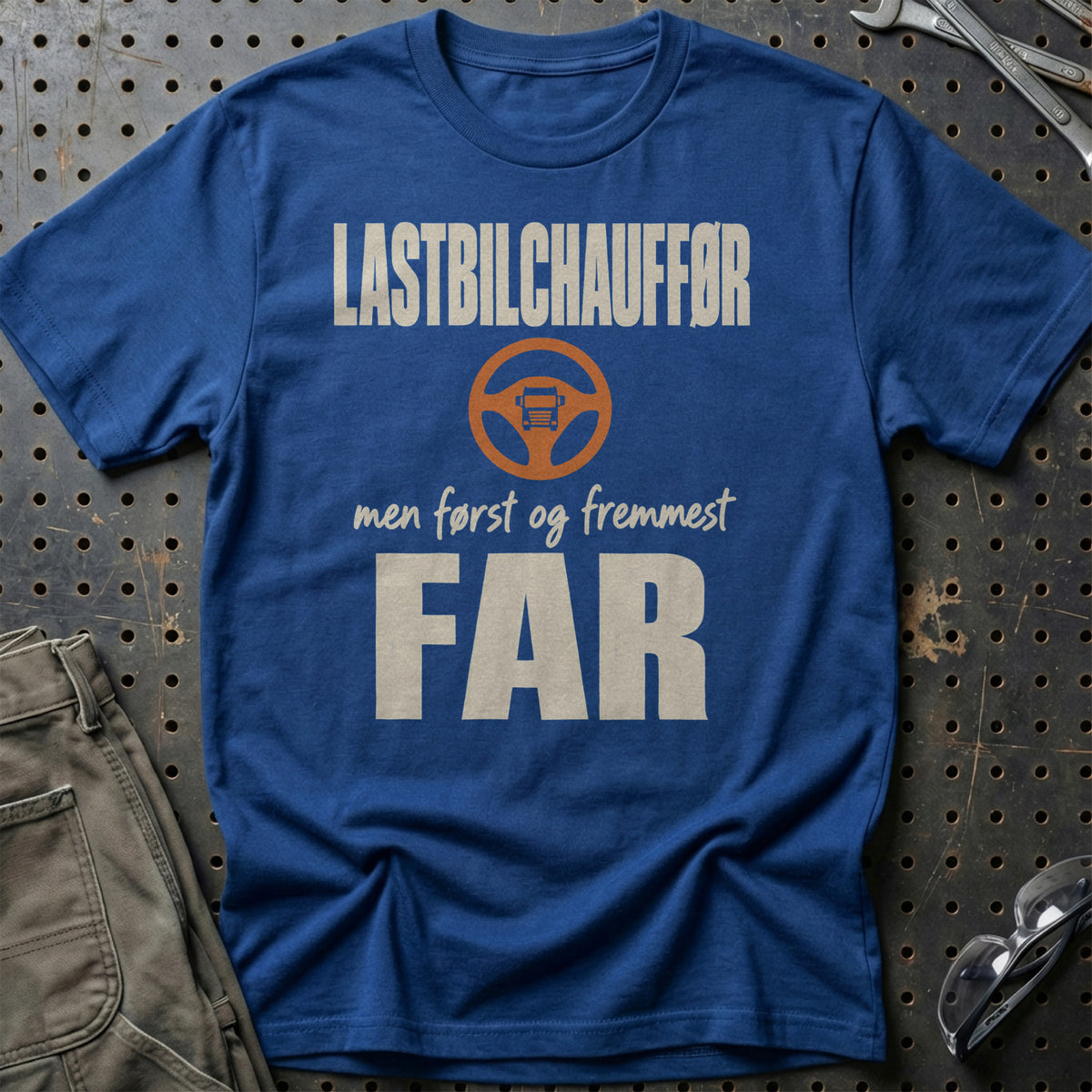 
Produktbillede af Lastbilchauffør – Men Først Og Fremmest Far T-Shirt