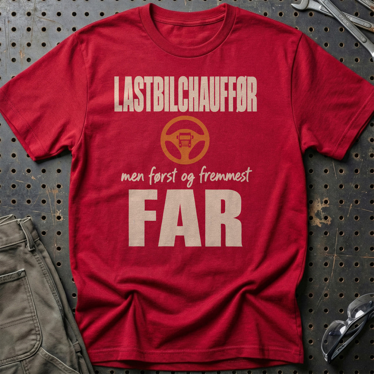 
Produktbillede af Lastbilchauffør – Men Først Og Fremmest Far T-Shirt