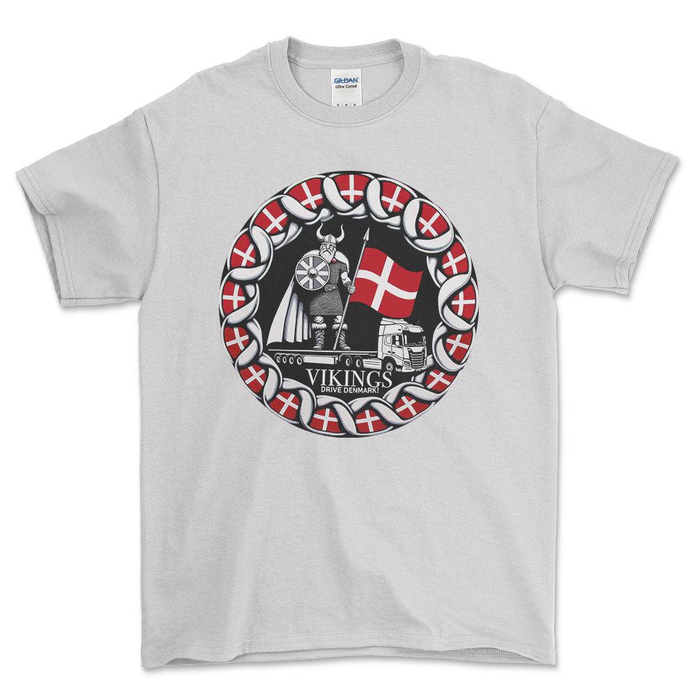 Lastbilchauffør - Vikings Drive Denmark T-Shirt-Beklædning-Lastbilchauffør-Hvid-S-Garage Culture Shop- garage - man cave - merchandise