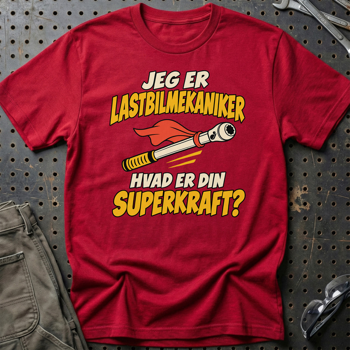 
Lastbilmekaniker – Hvad er din superkraft? – Unisex T-Shirt – Rød