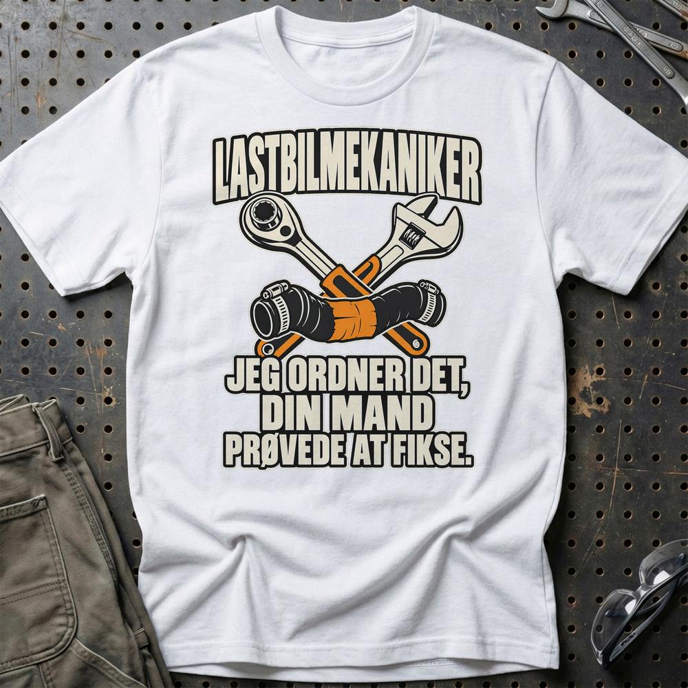 
Produktbillede af Lastbilmekaniker – Jeg Ordner Det, Din Mand Prøvede At Fikse T-Shirt