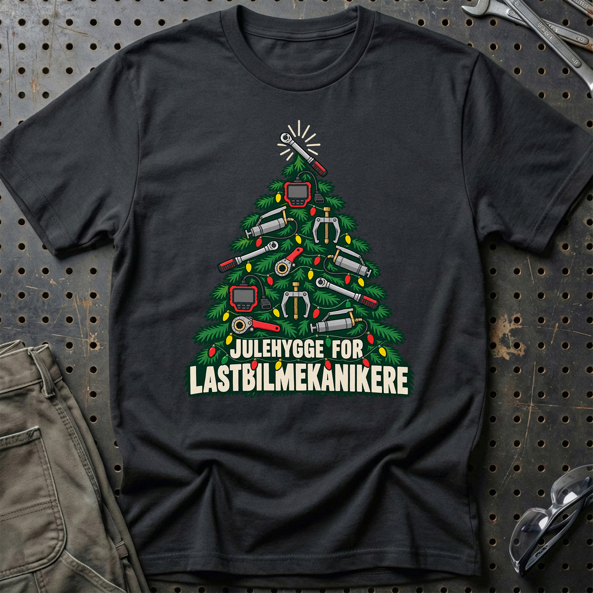 
Lastbilmekaniker – Julehygge – Unisex T-Shirt – Sort
