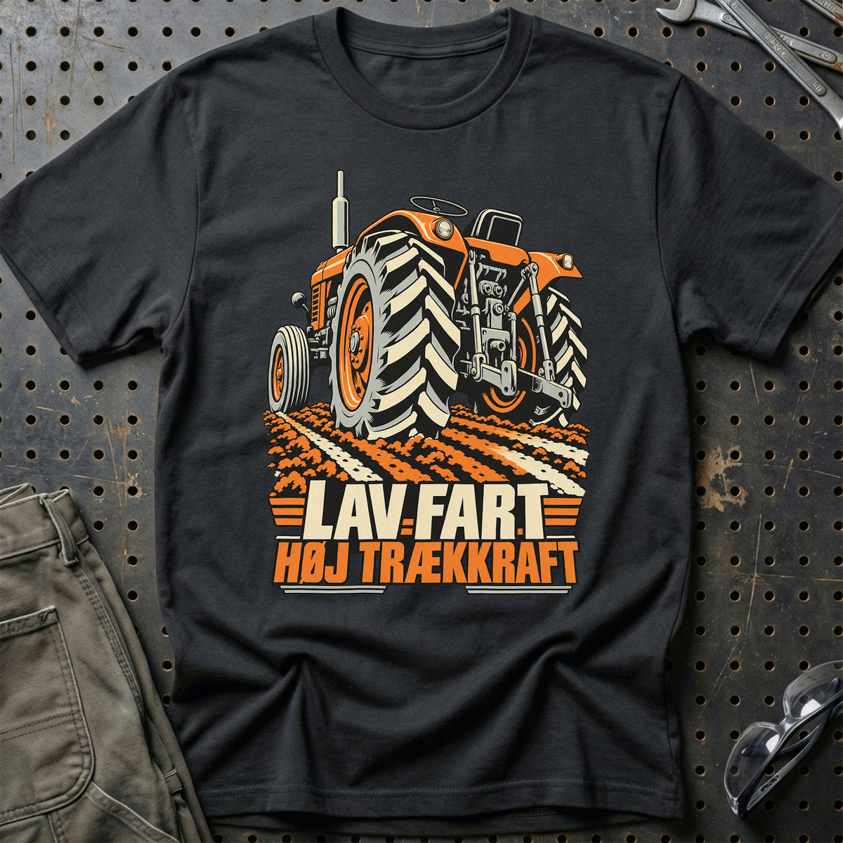 
Lav fart – Høj trækkraft – Unisex T-Shirt – Sort