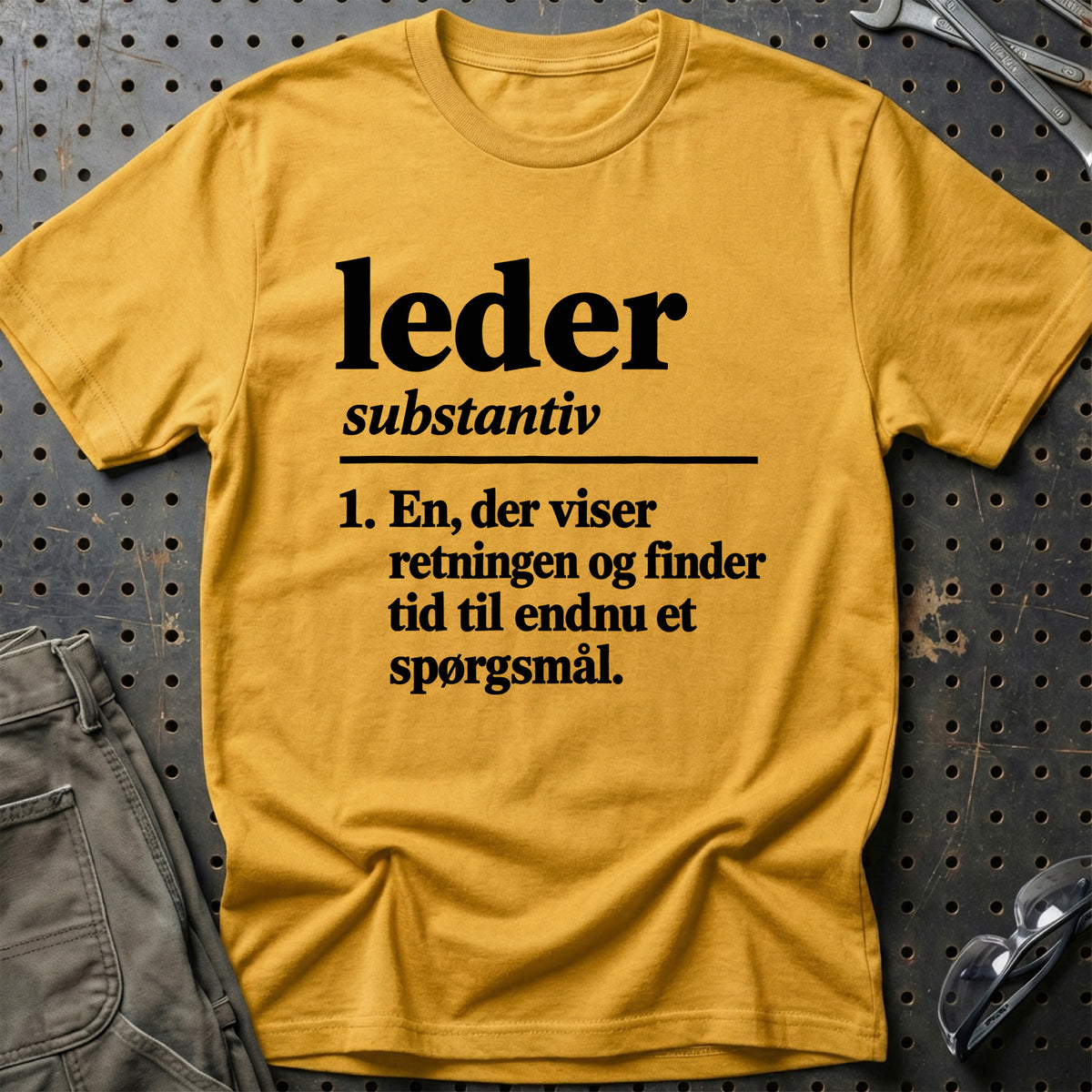 
Leder – Definition T-Shirt – Guld