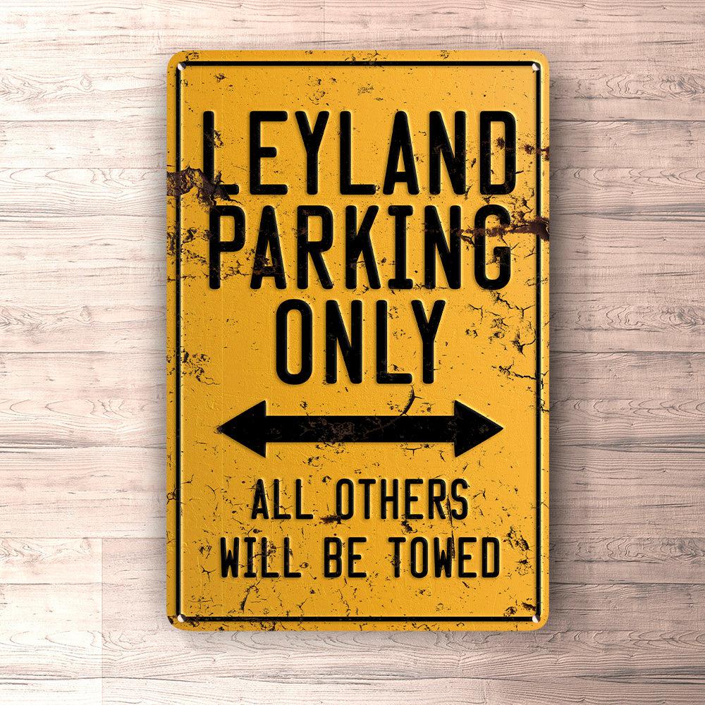 Leyland Parking Only Skilte, Musemåtte, Dørmåtte , Plakat-Parking skilte-Leyland-Garage Culture Shop- garage - man cave - merchandise