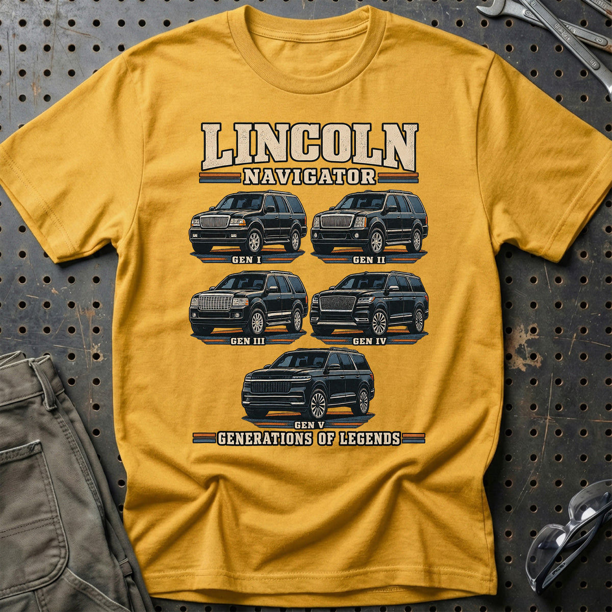 
Lincoln Navigator – Generations of Legends T-Shirt – Guld