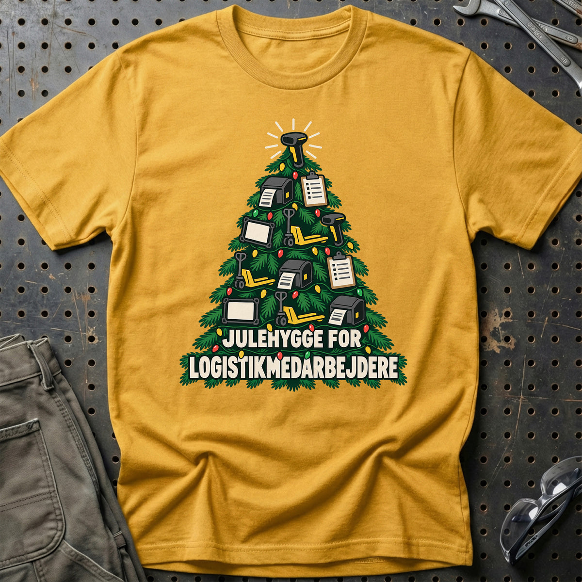
Logistikmedarbejder – Julehygge – Unisex T-Shirt – Guld