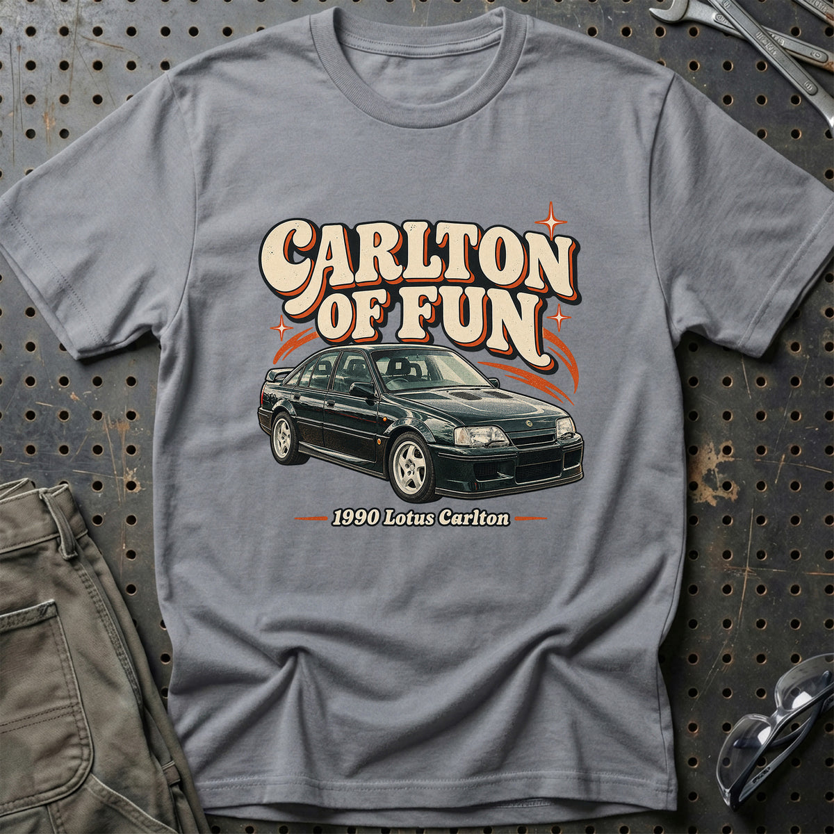 
Lotus Carlton 1990 – Carlton of Fun T-Shirt – Grå Sport