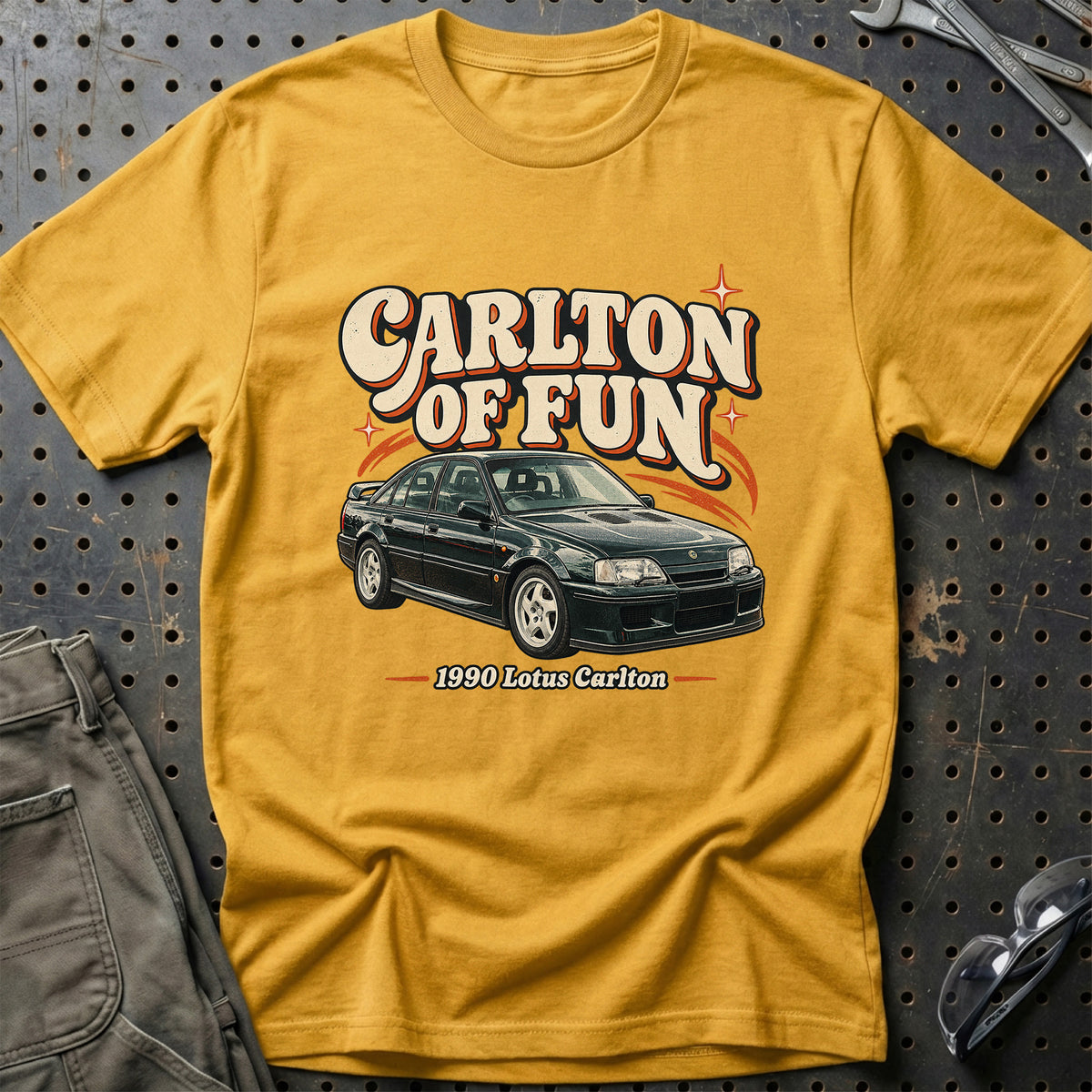 
Lotus Carlton 1990 – Carlton of Fun T-Shirt – Guld