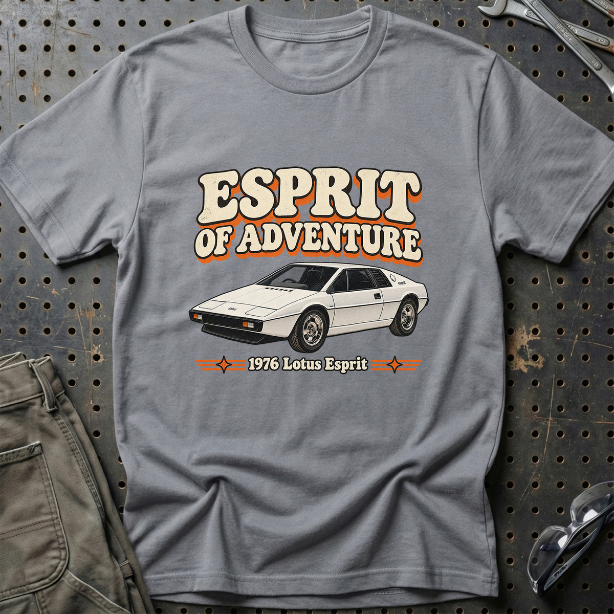 
Lotus Esprit 1976 – Esprit of Adventure T-Shirt – Grå Sport
