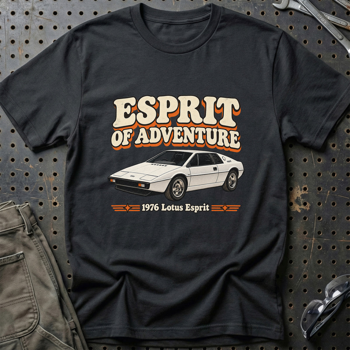 
Lotus Esprit 1976 – Esprit of Adventure T-Shirt – Sort