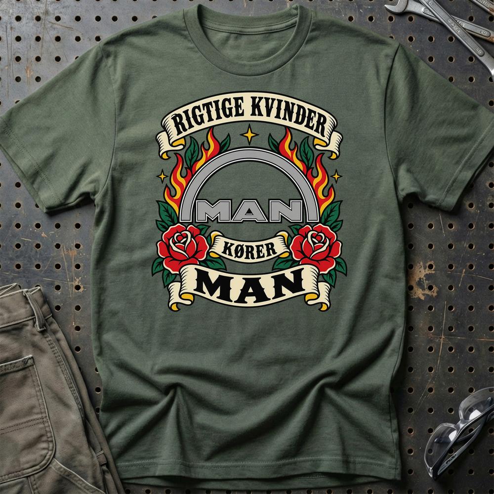 
Produktbillede af MAN Rigtige Kvinder Kører – Roser og Flammer T-Shirt