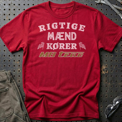 MB Trac Rigtige Mænd Kører - Unisex T-Shirt , Bomuld-Beklædning-MB Trac-Rød-S-Garage Culture Shop- garage - man cave - merchandise