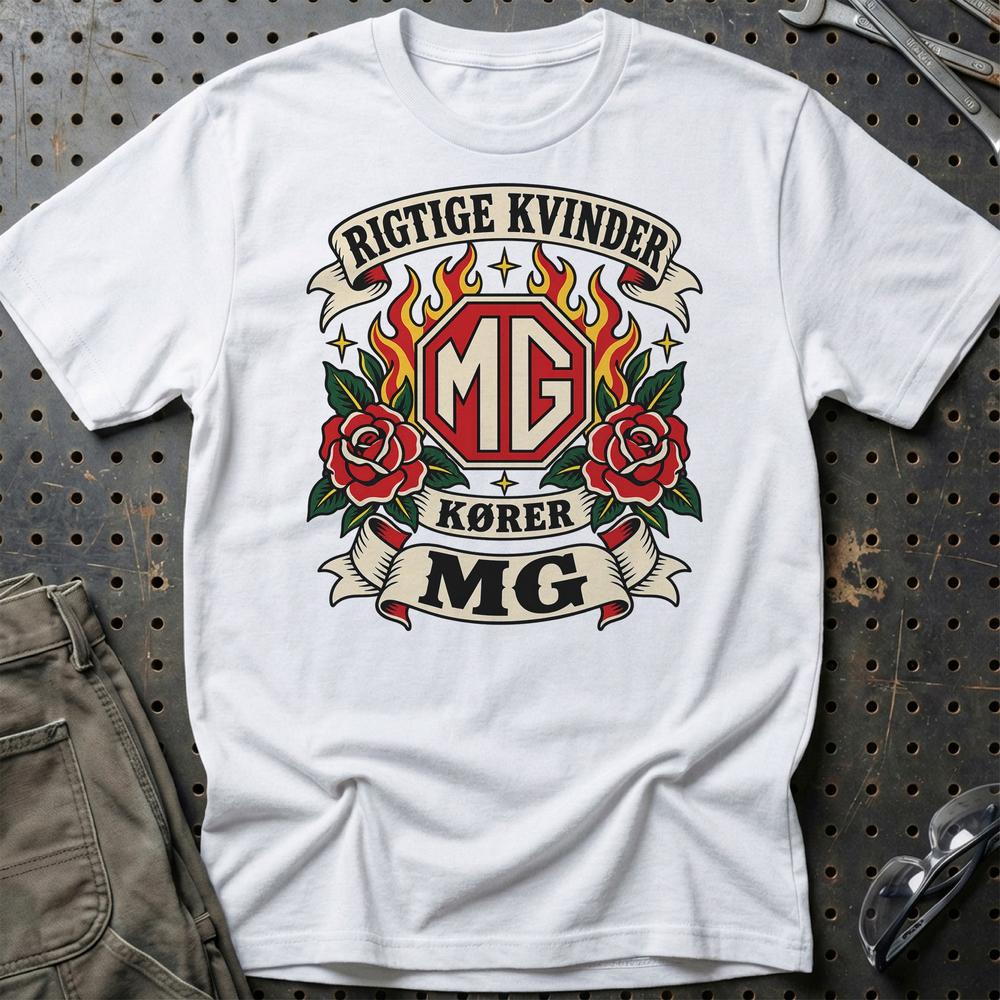 MG Rigtige Kvinder Kører – Roser og Flammer T-Shirt-Beklædning-MG-Hvid-S-Garage Culture Shop- garage - man cave - merchandise
