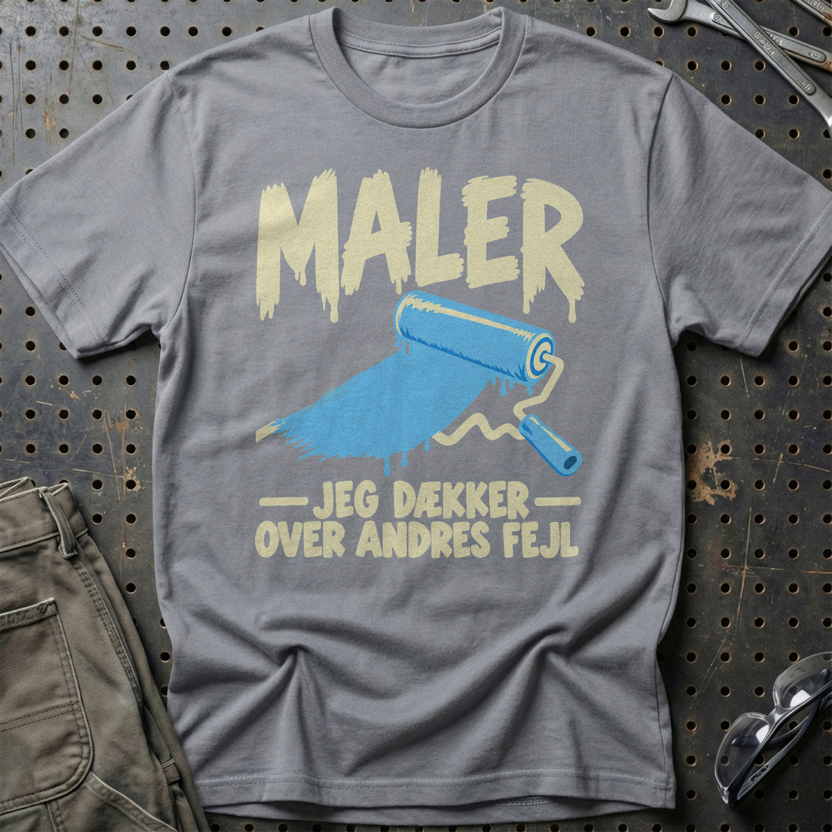 
Produktbillede af Maler – Jeg Dækker Over Andres Fejl T-Shirt