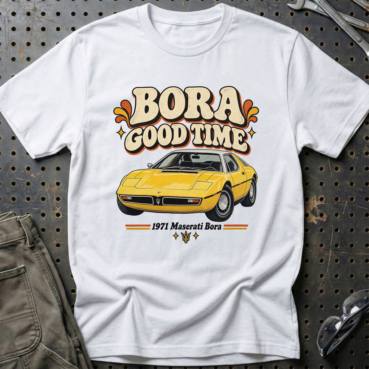 
Maserati Bora 1971 – Bora Good Time T-Shirt – Hvid