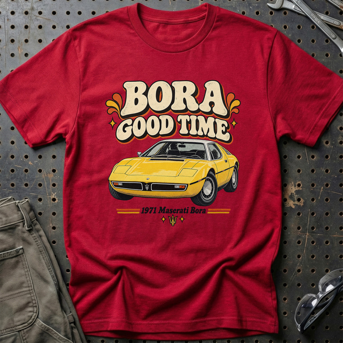 
Maserati Bora 1971 – Bora Good Time T-Shirt – Rød