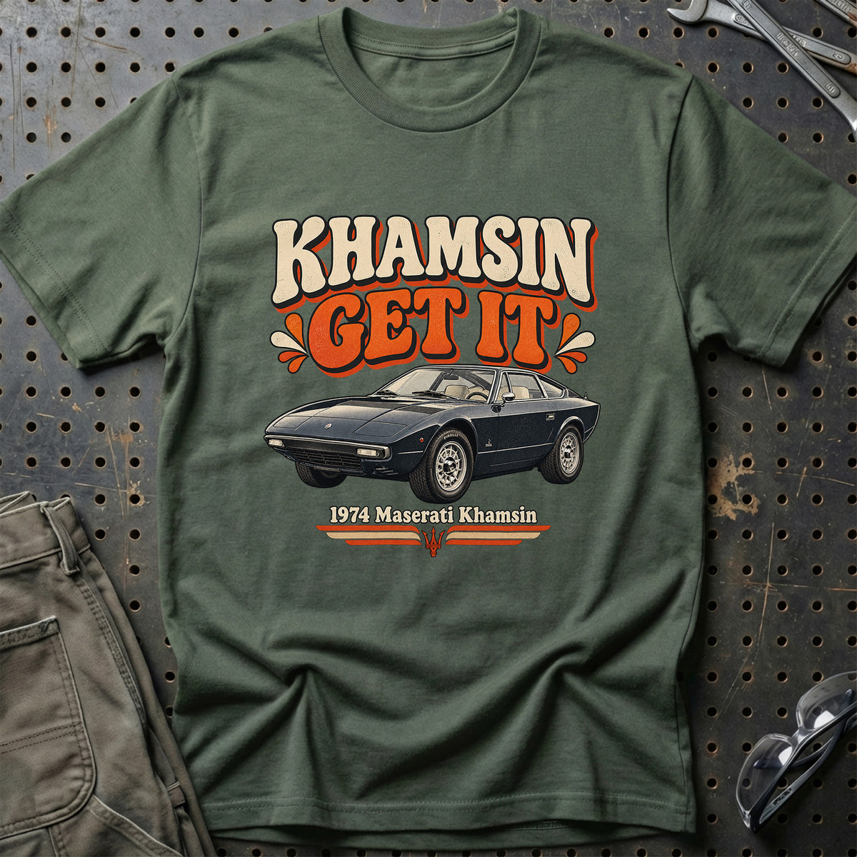
Maserati Khamsin 1974 – Khamsin Get It T-Shirt – Grøn Militær