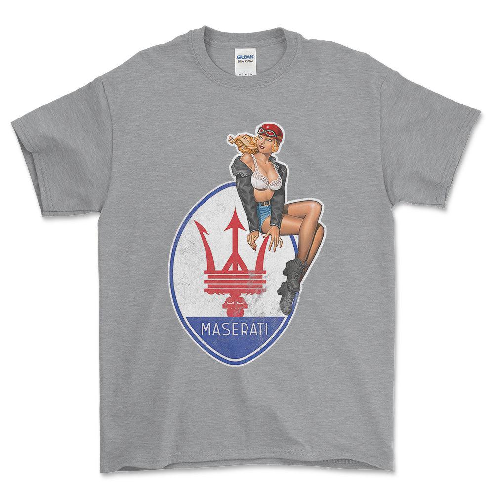 Maserati Pinup - Unisex T-Shirt , Bomuld-Beklædning-Maserati-Grå Sport-S-Forside-Garage Culture Shop- garage - man cave - merchandise