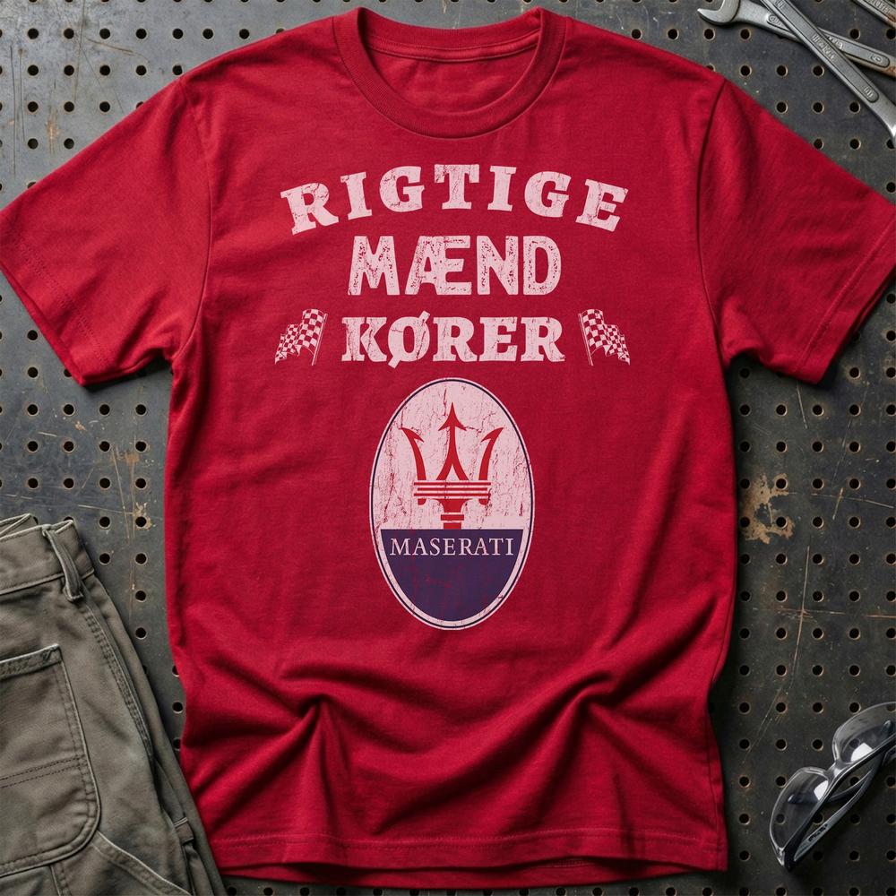 Maserati Rigtige Mænd Kører T-Shirt-Beklædning-Maserati-Rød-S-Garage Culture Shop- garage - man cave - merchandise