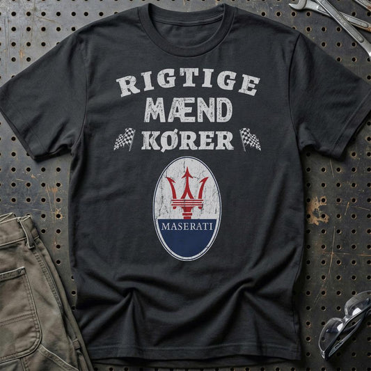Maserati Rigtige Mænd Kører - Unisex T-Shirt , Bomuld-Beklædning-Maserati-Sort-S-Garage Culture Shop- garage - man cave - merchandise