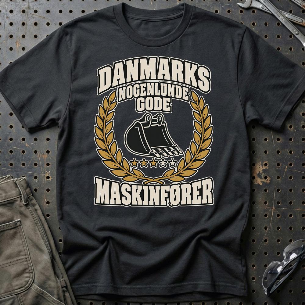 
Produktbillede af Maskinfører – Danmarks Nogenlunde Gode T-Shirt