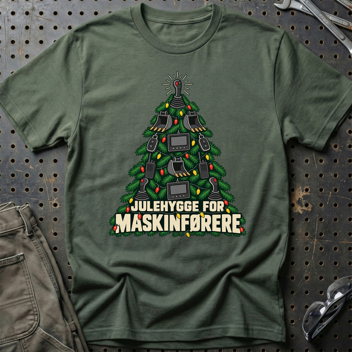 
Maskinfører – Julehygge – Unisex T-Shirt – Grøn Militær