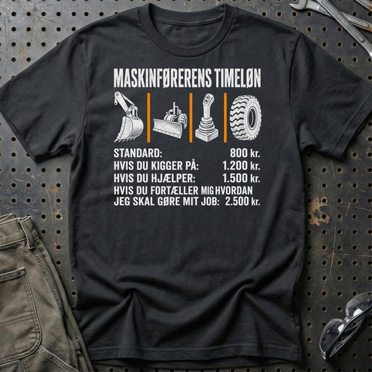 Maskinførerens Timeløn – Unisex T-Shirt, Bomuld-Beklædning-Garage Culture-Sort-S-Garage Culture Shop- garage - man cave - merchandise