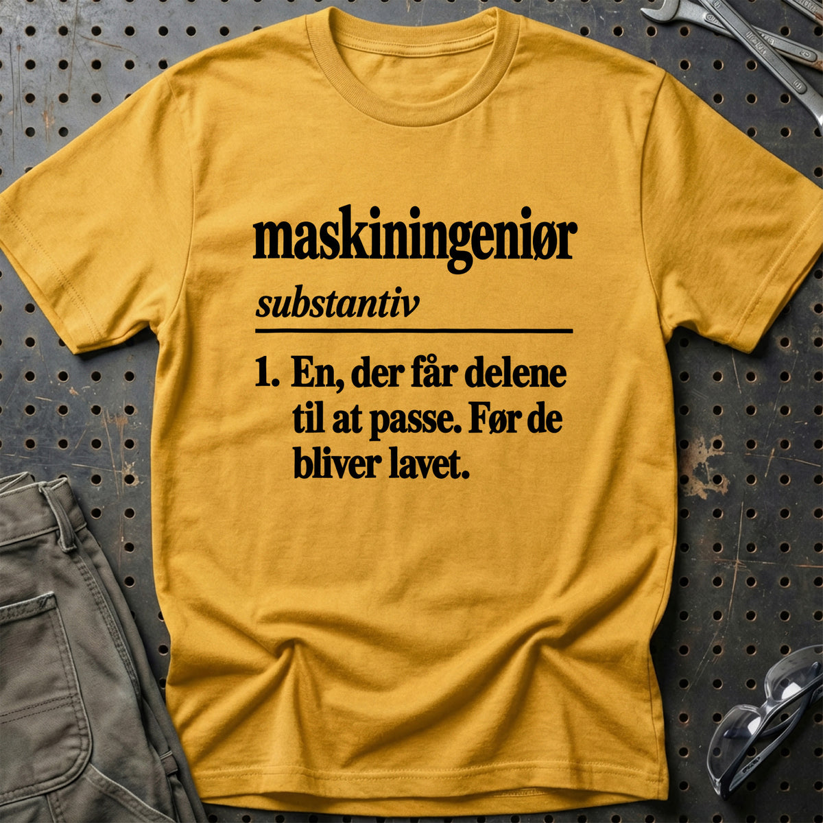 
Maskiningeniør – Definition T-Shirt – Guld