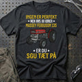 Massey Ferguson 135 - Ingen Er Perfekt T-Shirt-Beklædning-Massey Ferguson-Sort-S-Garage Culture Shop- garage - man cave - merchandise