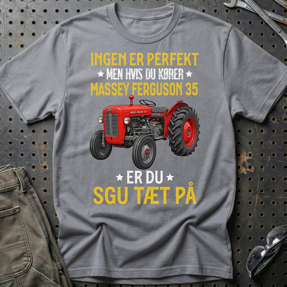 Massey Ferguson 35 – Ingen Er Perfekt – Sjov Traktor Tee - Unisex T-Shirt-Beklædning-Massey Ferguson-Grå Sport-S-Garage Culture Shop- garage - man cave - merchandise
