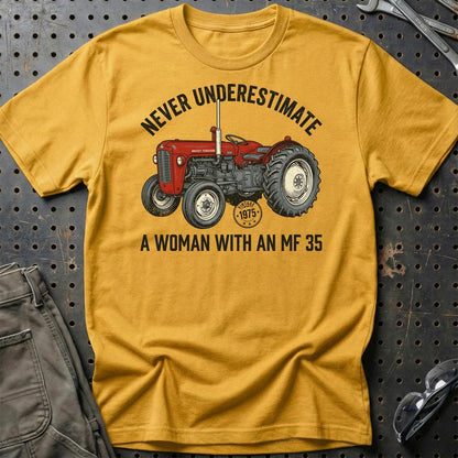 Massey Ferguson 35 Never Underestimate A Woman With AN MF 35 - Unisex T-Shirt-Beklædning-Massey Ferguson-Guld-S-Garage Culture Shop- garage - man cave - merchandise