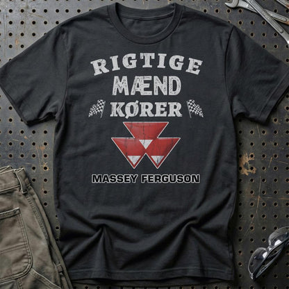 Massey Ferguson Rigtige Mænd Kører - Unisex T-Shirt , Bomuld-Beklædning-Massey Ferguson-Sort-S-Garage Culture Shop- garage - man cave - merchandise