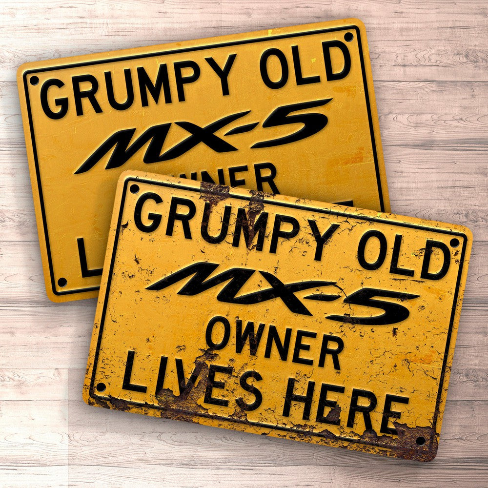 Mazda Mx 5 Grumpy Old Mazda Mx 5 Owner Lives Here Skilte, Musemåtte, Dørmåtte , Plakat-Skilte-Mazda-Garage Culture Shop- garage - man cave - merchandise