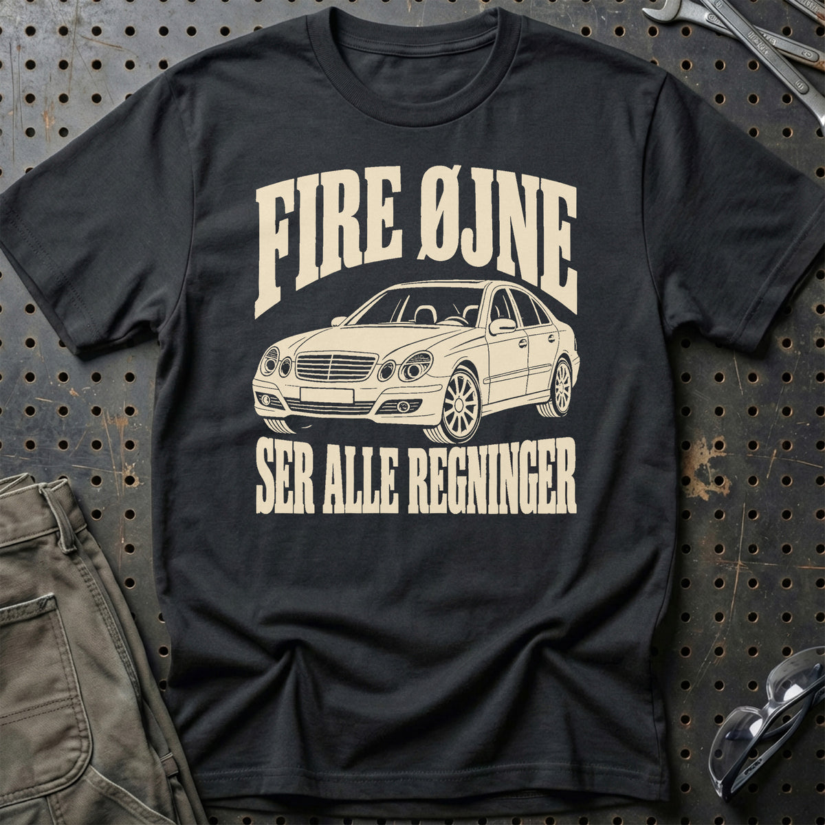 
Mercedes-Benz E-Class W211-S211 – Fire øjne ser alle regninger – Unisex T-Shirt – Sort