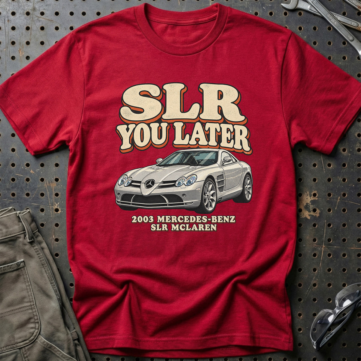 
Mercedes-Benz SLR McLaren 2003 – SLR You Later T-Shirt – Rød