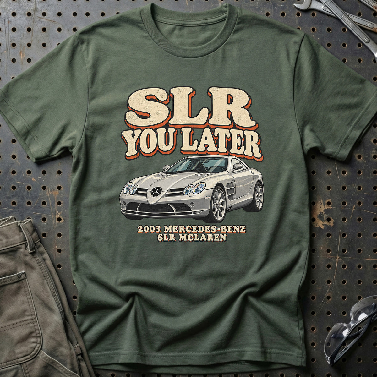 
Mercedes-Benz SLR McLaren 2003 – SLR You Later T-Shirt – Grøn Militær