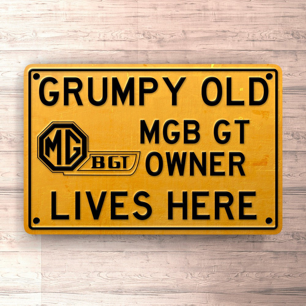 Mgb Gt Grumpy Old Mgb Gt Owner Lives Here Skilte, Musemåtte, Dørmåtte , Plakat-Skilte-MG-Garage Culture Shop- garage - man cave - merchandise