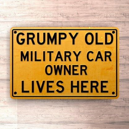 Military Grumpy Old Military Owner Lives Here Skilte, Musemåtte, Dørmåtte , Plakat-Skilte-Military-Garage Culture Shop- garage - man cave - merchandise