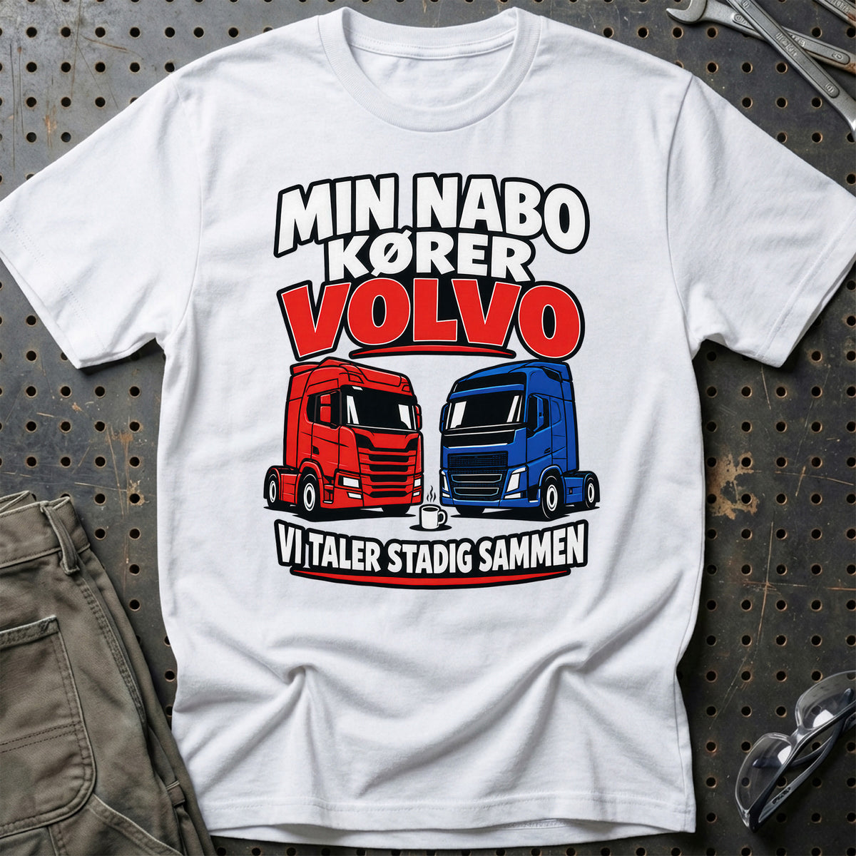 
Produktbillede af Min Nabo Kører Volvo – Vi Taler Stadig Sammen T-Shirt